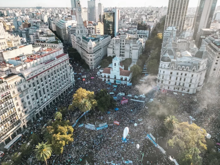 AMLO afirma que “se veía venir” la crisis en la educación argentina con Milei