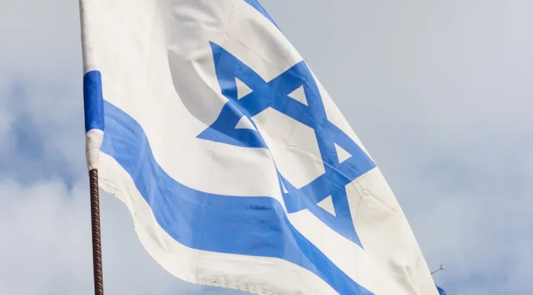 Israel debate su respuesta a Irán mientras sus aliados le reclaman contención