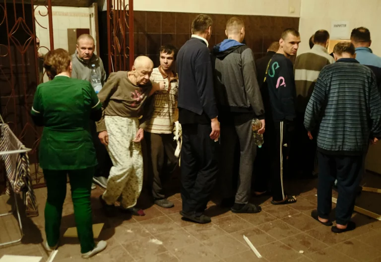 Ucrania denuncia ataque ruso contra hospital psiquiátrico en Járkov
