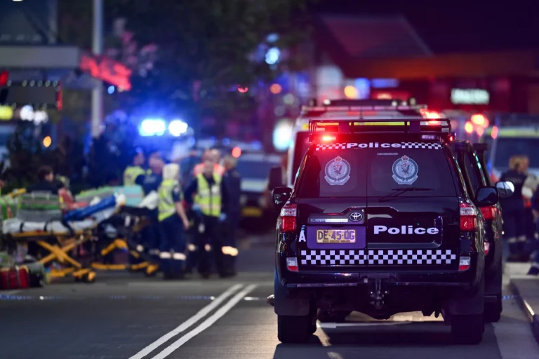 Hombre asesina a puñaladas a seis personas en Sídney y es abatido por la Policía