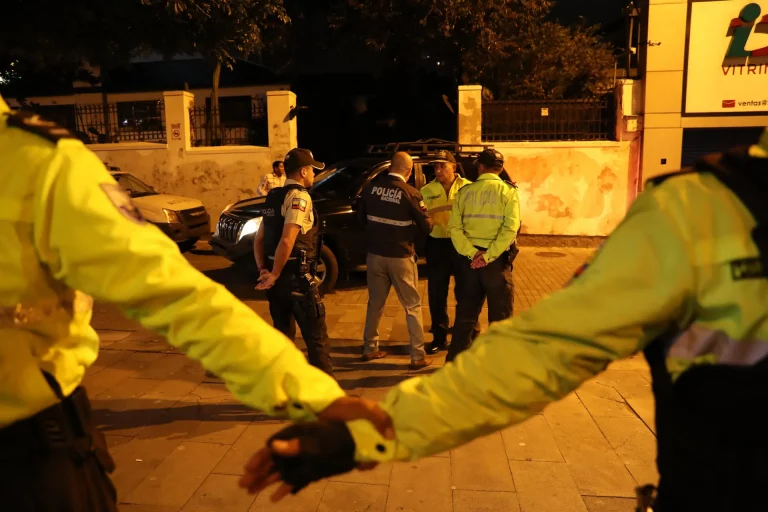 AMLO niega acercamiento con Gobierno de Ecuador tras asalto a la Embajada en Quito