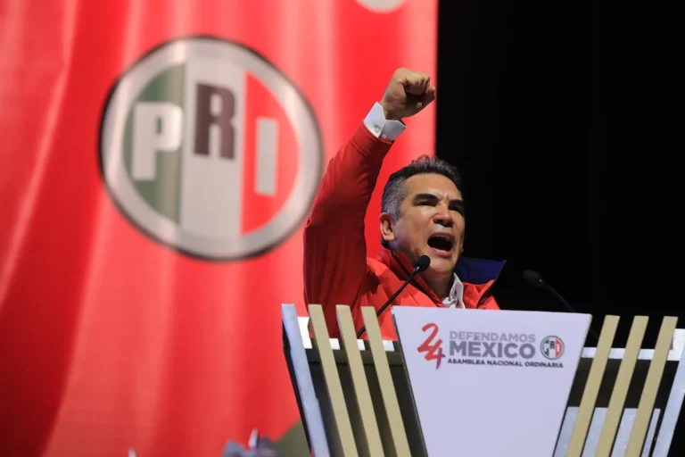 AMLO evade opinar sobre la reforma del PRI para extender mandato de ‘Alito’ Moreno