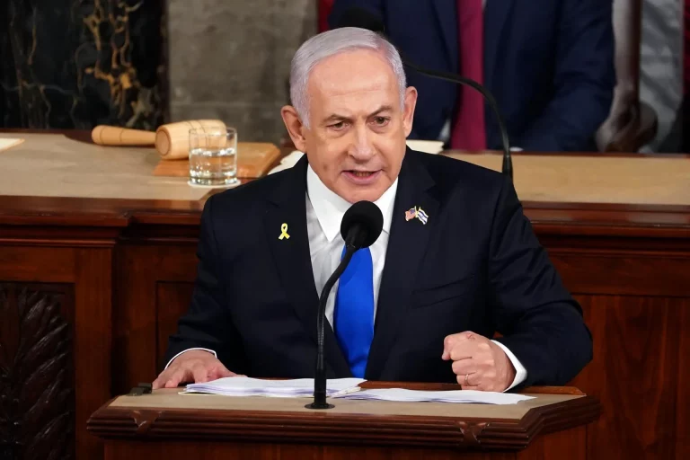 Casa Blanca afirma que Netanyahu no es un “criminal de guerra”, sino un “amigo” de EEUU