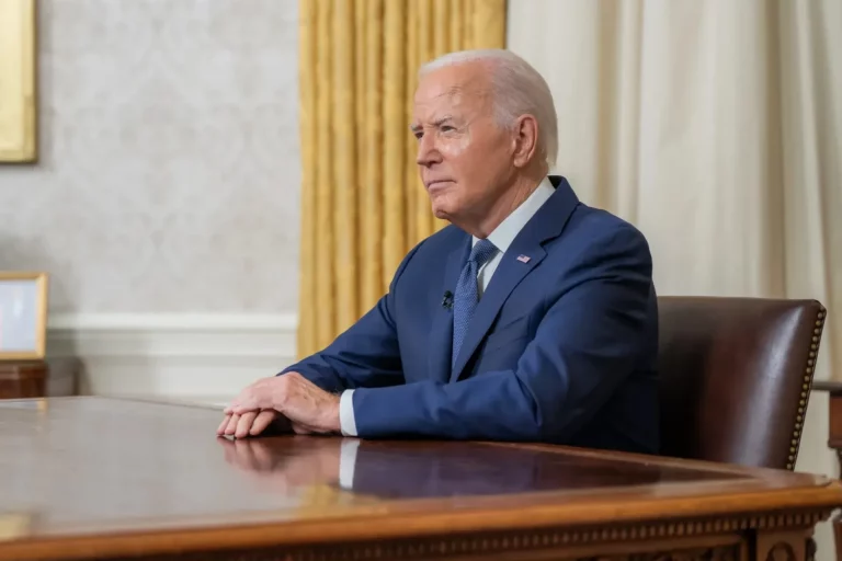 Biden se despide de la directora del Servicio Secreto; promete “llegar hasta el fondo” en atentado contra Trump