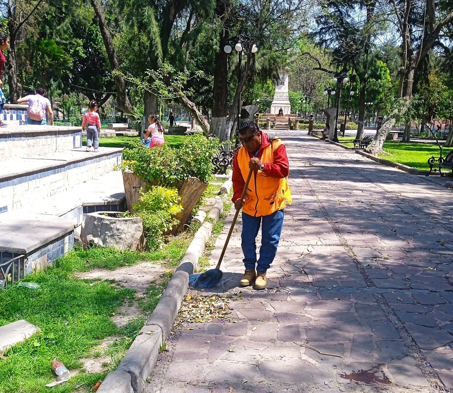 Continúa el Gobierno de la Capital con el mejoramiento de los espacios ...