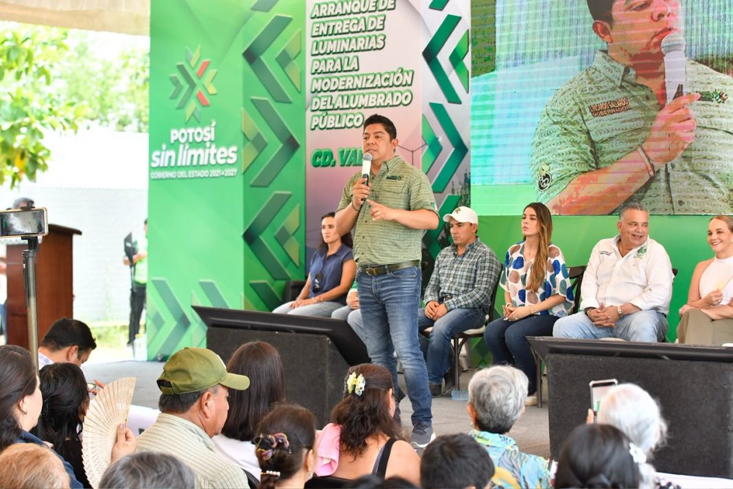 RICARDO GALLARDO ENTREGA 2 MIL LUMINARIAS PARA MODERNIZAR ALUMBRADO DE CIUDAD VALLES